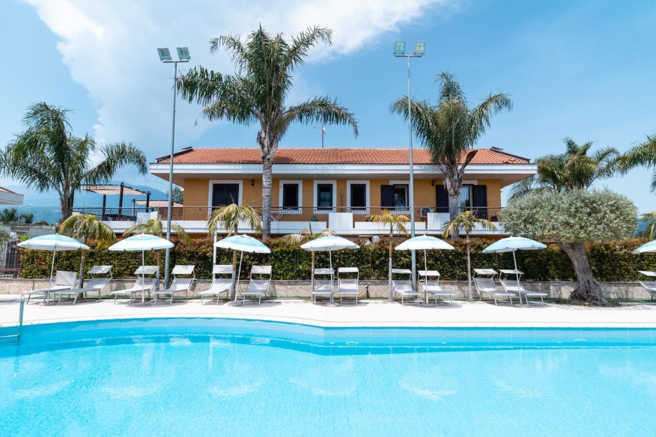 Le Ville Della Contea -Vacation Rentals Mascali Exteriör bild